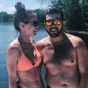 Meet your Posher, Hayley